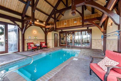 Pool On Summit Point Cabin in Sevierville w/ 4 BR (Sleeps10)