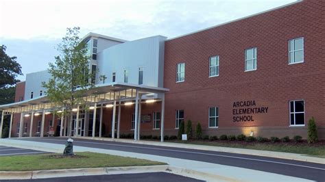 Arcadia Elementary Employee Tests Positive for COVID - WVUA 23