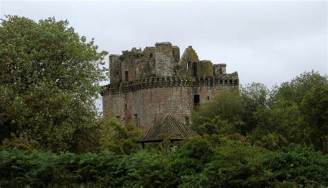 Photograph Gallery: Caerlaverock Castle | aw-history.co.uk