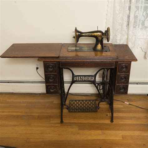 Antique Singer Treadle 1910 Sewing Machine : EBTH