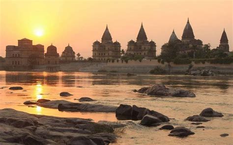 Orchha Fort Complex, history, timings, information, entrance fees