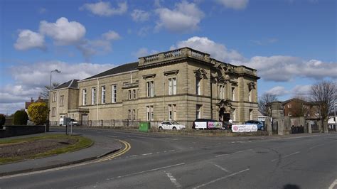 Walking and Crawling: On the way to the Larbert Beer Festival: 31st March 2012