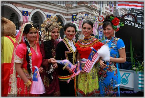 We speak, you listen,listen,listen.: Culture Diversity in Malaysia