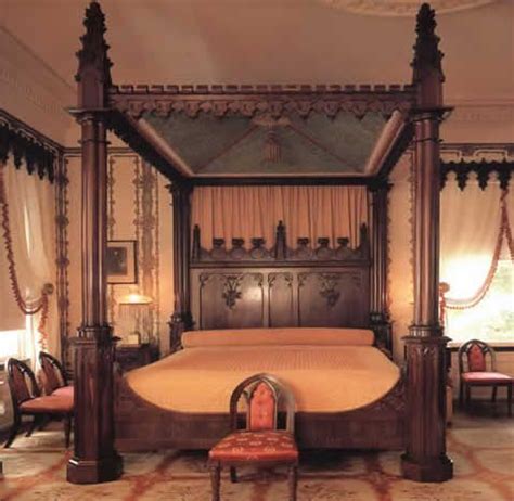 Gothic & Victorian Style Beds | Victorian bed, Bed design, Gothic bed