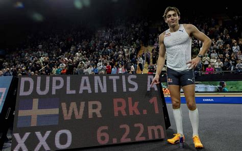 Leichtathletik WM 2023: Armand "Mondo" Duplantis verschiebt die Grenzen des Stabhochsprungs und ...