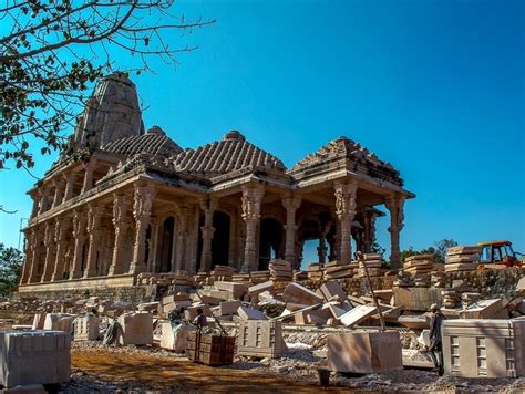 Shri Sarvodaya Digamber Jain Temple, Amarkantak - Timings, History ...