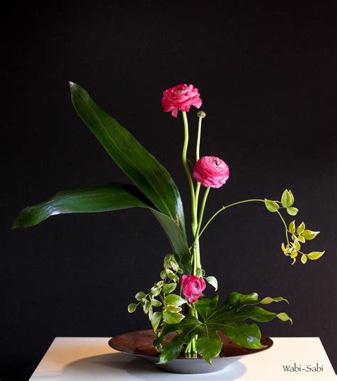 Moribana | Ikebana flower arrangement, Fresh flowers arrangements ...