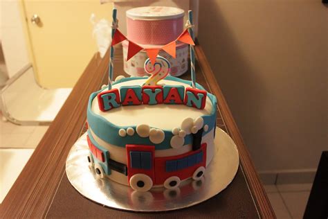 CoMeLiCiOuS: Choo choo train Cake