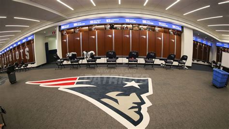 Pregame: Inside the Patriots Locker Room 8/9