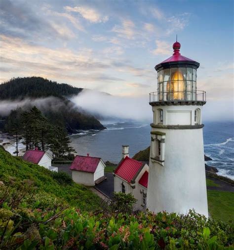 Visit Heceta Head Lighthouse | Oregon Coast & Ocean Views