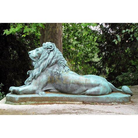 Outdoor life size bronze lion sculpture for sale