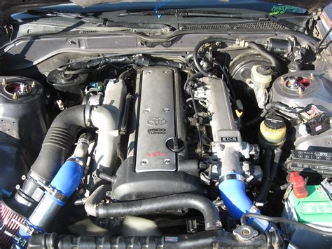 File:1JZ-GTE VVT-i engine in 1989 Toyota Cressida.jpg - Wikipedia, the ...