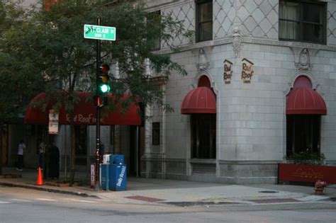 Bathtub.. Newly renovated?.. - Picture of Red Roof Inn Chicago Downtown ...