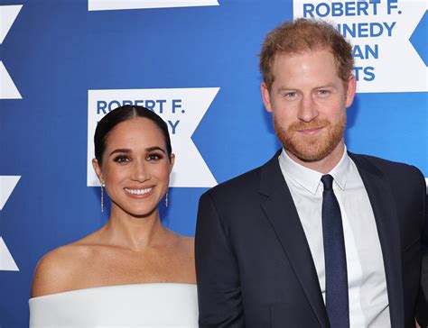 What Prince Harry Said About Meghan Markle's Infamous Curtsy in 'Spare ...