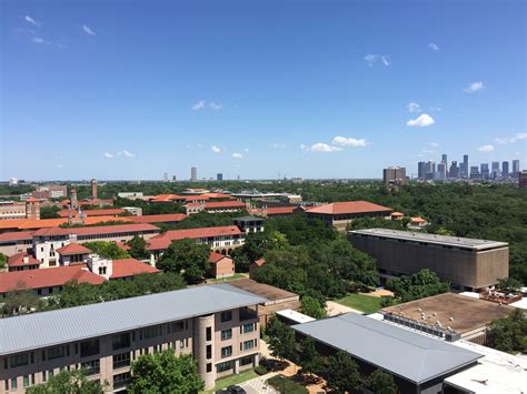 Beautiful morning at Rice University campus : houston