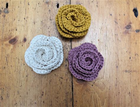 Crochet Flower Applique - Free Crochet Pattern - Truly Crochet