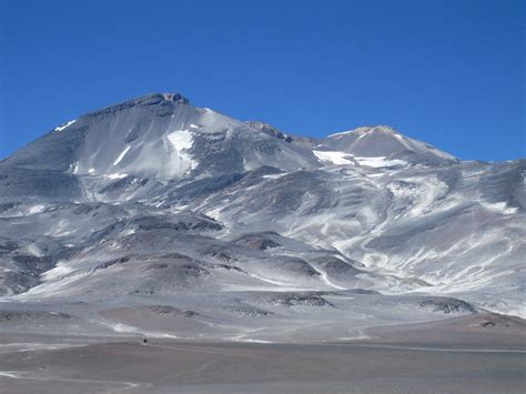 35 sensational photos of Ojos del Salado, Chile | BOOMSbeat