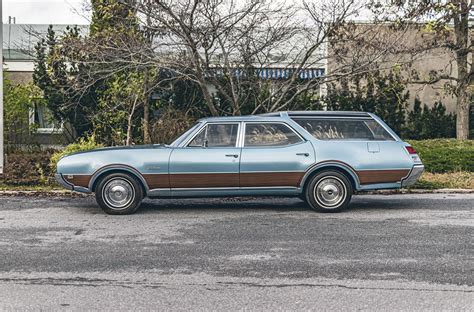 1968 Oldsmobile Vista Cruiser | Bidders Highway