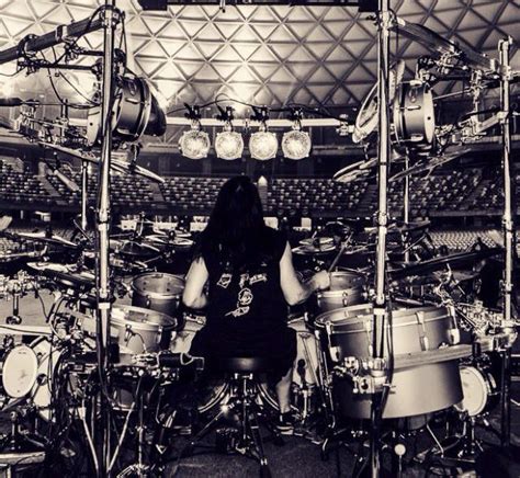 Mike Mangini Dream Theater drum kit Photo from Instagram : @drumnerd