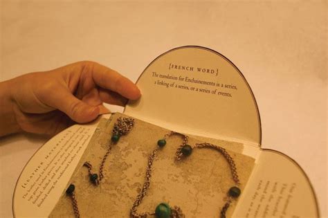 20 Elegant Jewelry Catalogue & Brochure Designs - Jayce-o-Yesta