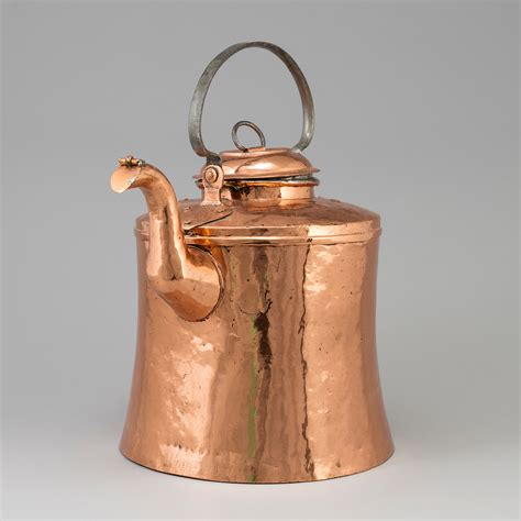 A 19th century copper pot with lid and handle. - Bukowskis