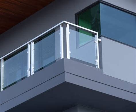 Aluminium Glass Balcony Installation in Dubai | Aluminium Glass Work