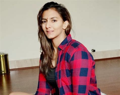 Geeta Phogat Biography, Age, Wiki, Height, Weight, Boyfriend, Family & More - Rivopaper