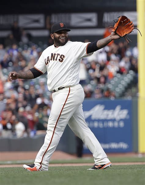 Giants’ Pablo Sandoval gets to pitch against Dodgers ... and flat-out ...