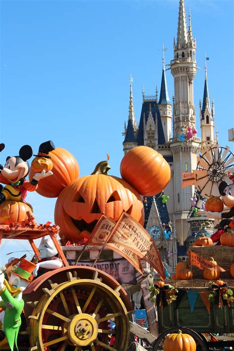 Halloween at Tokyo Disneyland Disney Pics, Disney Pictures, Walt Disney ...