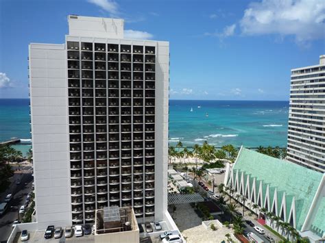 Waikiki Beach Marriott Resort & Spa Review - Yellow Productions Travel Videos