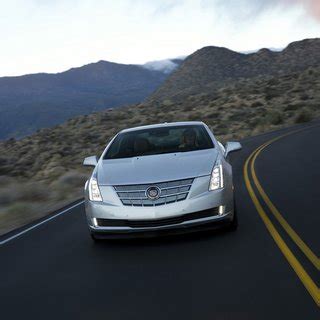 Cadillac CTS Coupe (2014) vs Cadillac ELR Coupe (2014): What is the ...