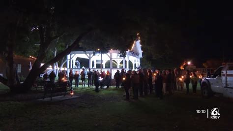 Residents honor deceased loved ones at Light Up a Life event