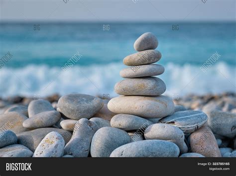 Imagen y foto Zen Meditation (prueba gratis) | Bigstock