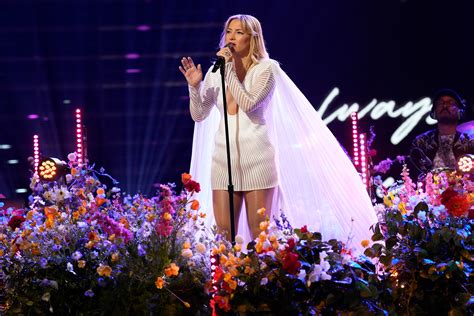 Kate Hudson's The Voice Finale Performance Proves She's a Belting ...