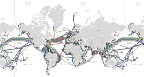 Internet, una red de cientos de cables submarinos