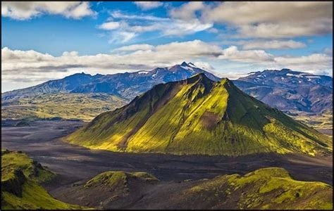 Maelifell Volcano: Travel the stunning volcano covered with moss in ...