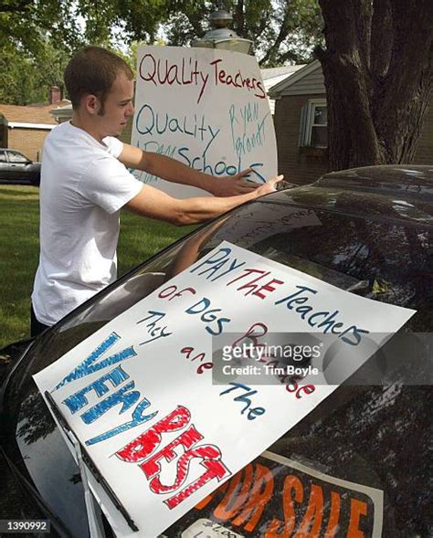 Downers Grove High School Photos and Premium High Res Pictures - Getty ...