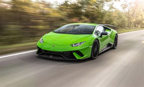 Lamborghini Huracán Reviews | Lamborghini Huracán Price, Photos, and Specs | Car and Driver