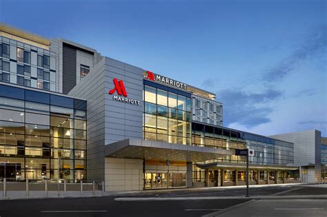 Why you should stay at the Calgary Airport Marriott Hotel