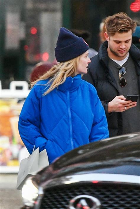 MEGHANN FAHY And Leo Woodall Out in New York 12/09/2023 – HawtCelebs