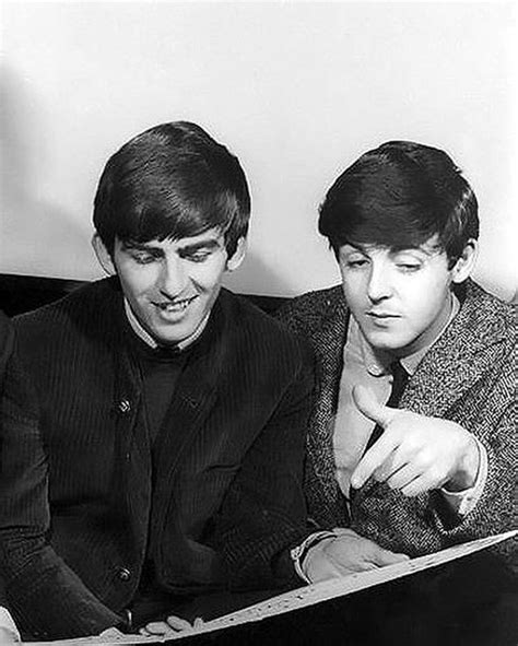 Pin by gabi on The Beatles | The beatles, Paul mccartney, Beatles guitar