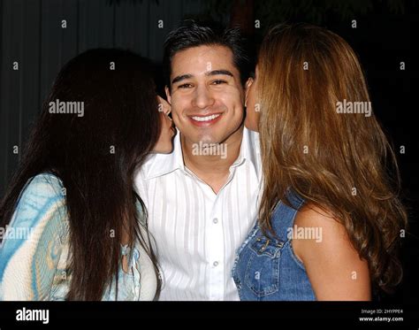 Access hollywood mario lopez hi-res stock photography and images - Alamy