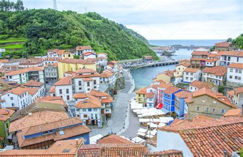 Panoramic view of Cudillero, Spain — Stock Photo © Changered #27802301