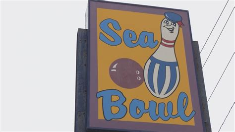 Sea Bowl in Pacifica closes after more than 60 years - YouTube