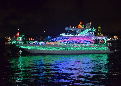 San Diego Bay Parade of Lights Returns for Incredible Holiday Tradition ...