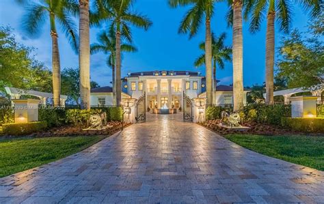 Tyreek Hill's $6.9M New House in Miami, Florida - Famous House