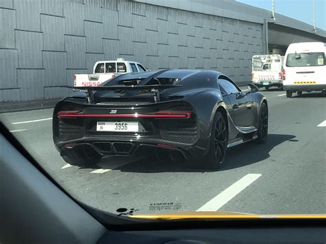 [Bugatti Chiron] spotted cruising in Dubai. : r/spotted