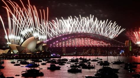 Sydney free NYE fireworks crowd sites back with a bang | The West Australian