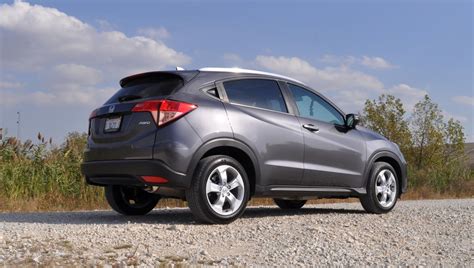 2017 Honda HR-V 6MT - Road Test Review - By Ben Lewis » CAR SHOPPING