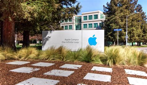 Apple Headquarters in Silicon Valley. Editorial Stock Photo - Image of consumer, states: 38875908